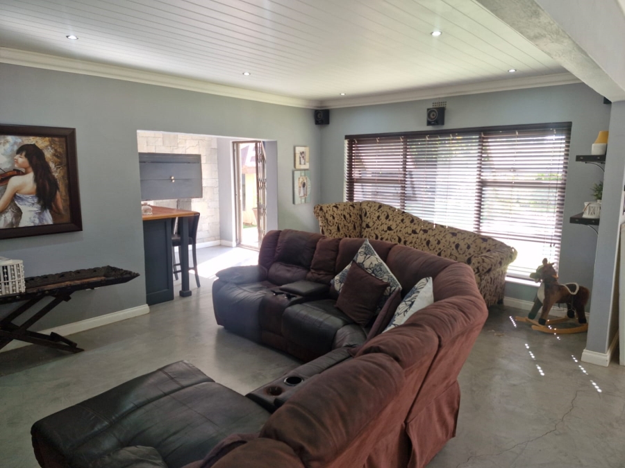 4 Bedroom Property for Sale in Riebeeckstad Free State